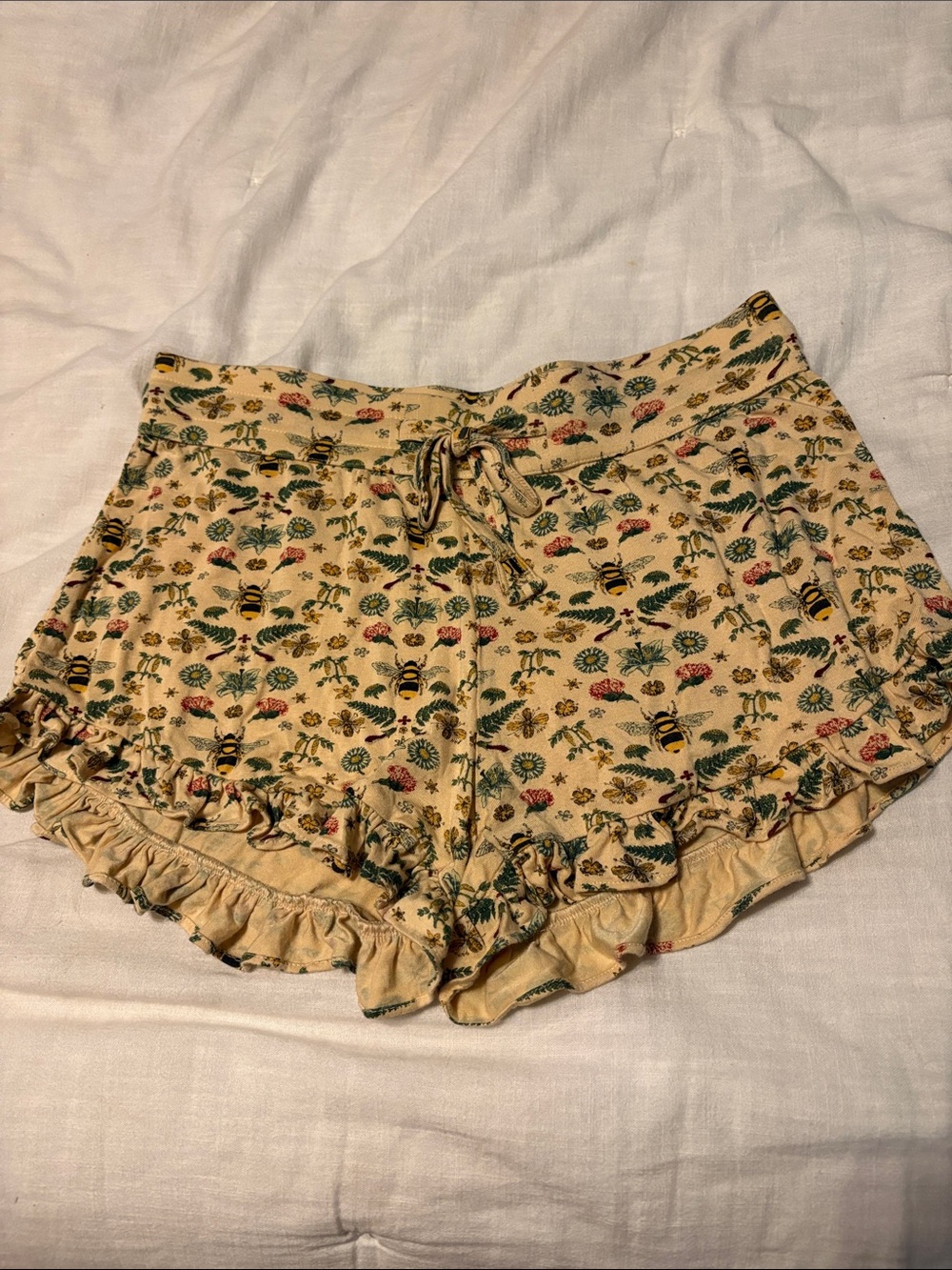 Kate Quinn woman’s The Woods bee ruffle shorts xs
